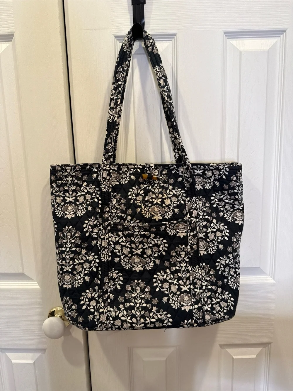 Vera Bradley Flowered Black and White Floral Print. Great for Teachers!!!!